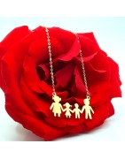 Lantisor cu familie cu 4 membri din aur galben de 14k