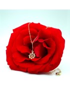 Lantisor cu pandantiv steluta din aur galben de 14k