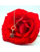 Lantisor cu pandantiv steluta de nea din aur galben de 14k